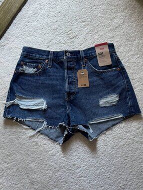 NWT Levi's 501 High Rise Distressed Women’s Denim Shorts Size 28